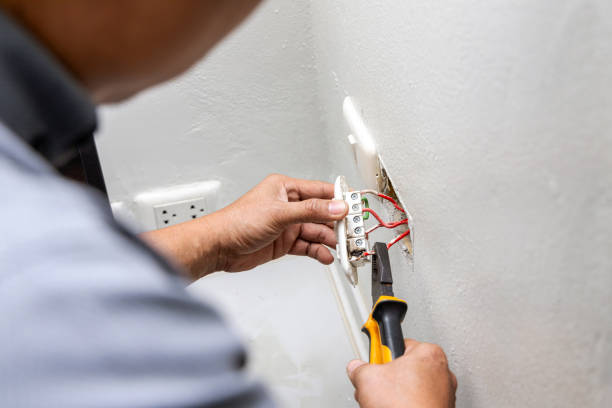 Best Licensed Electrician  in Holly Hills, CO